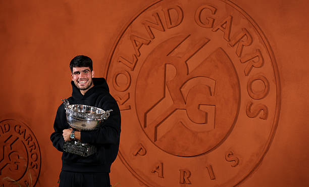 旋转制胜:现代网球战术中的旋转运用