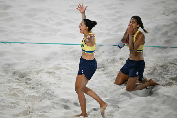 排球垫球入门指南:手型、姿势与发力要点