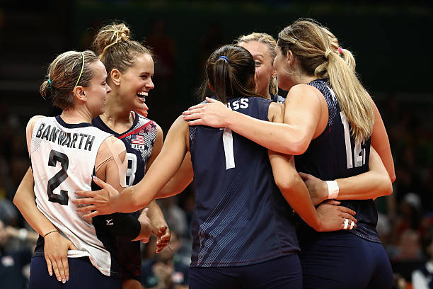 排球发球站位要求:第一裁判前是否是唯一合法位置?