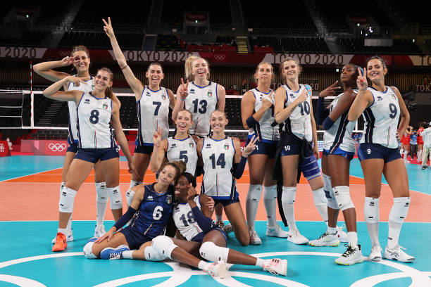 从“二传手”到“传奇教练”:冯坤外号的演变史