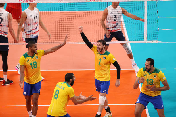 排球场上谁在做什么?六个位置功能大揭秘