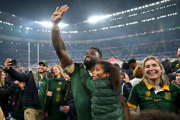 归化球员助力？解析中国队世界杯预选赛阵容策略